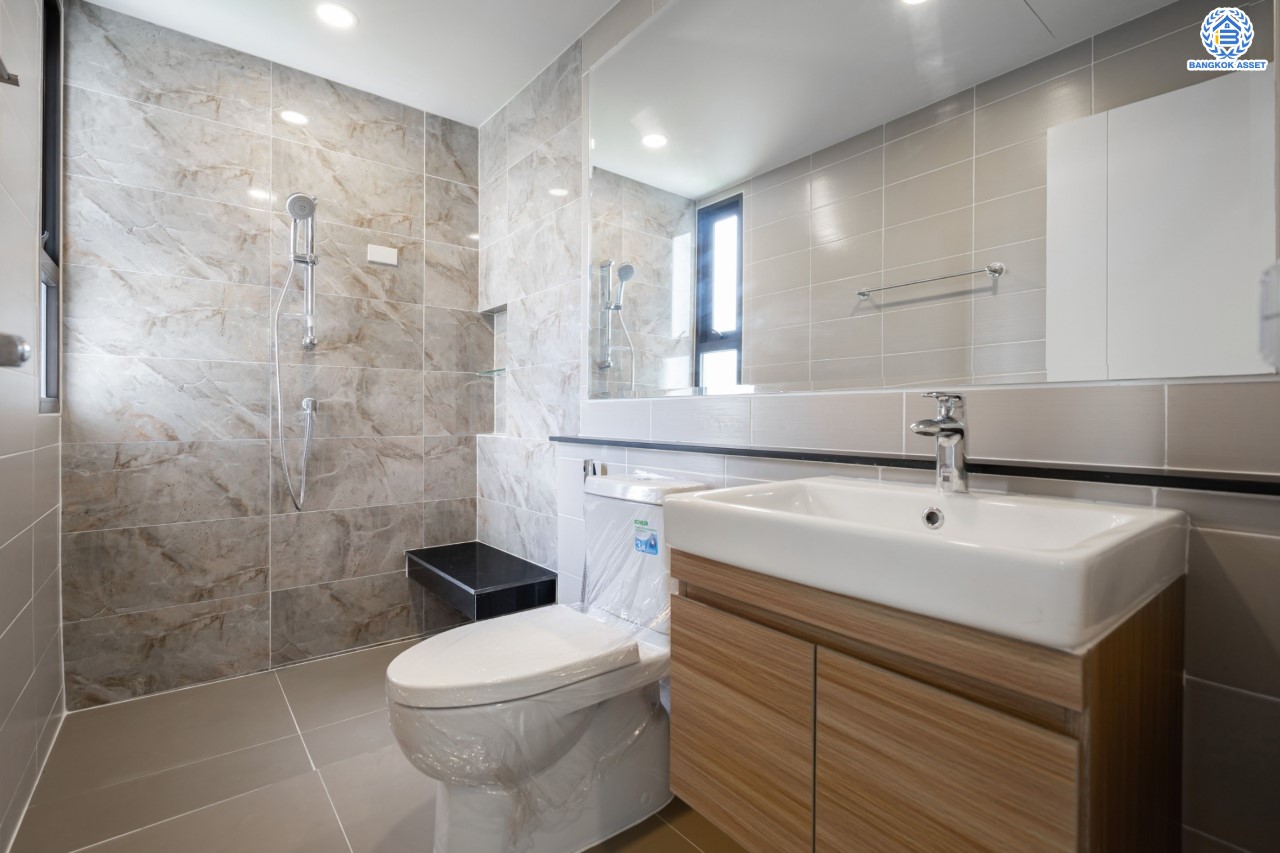 บ้านมือสองตกแต่งใหม่ ม.เดอะซิตี้ ราชพฤกษ์-ปิ่นเกล้า หลังมุม เนื้อที่ 71.8 ตร.ว. ดีไซน์ตอบทุกไลฟ์สไตล์ ฟังก์ชัน 3 ห้องนอน 5 ห้องน้ำ 1 ห้องอเนกประสงค์ 1 ห้องแม่บ้าน จอดรถได้ 2 คัน บนทำเลติดถนนใหญ่ เชื่อมต่อทุกเส้นทาง ใกล้รถไฟฟ้าสายสีม่วง "สถานีบางรักใหญ่" และจุดขึ้นทางด่วน "ศรีรัช"